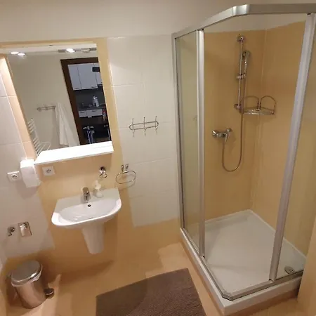 Deluxe Barbora Hrabovo *