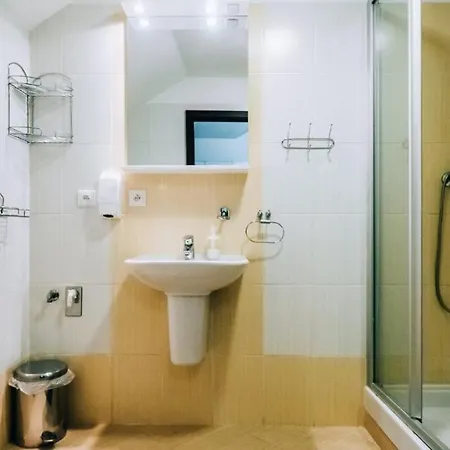 Deluxe Barbora Hrabovo *